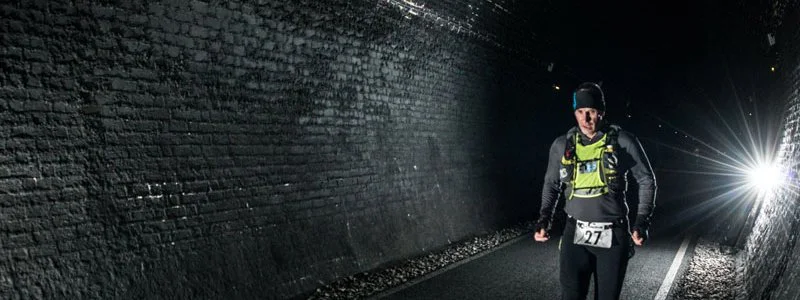 Ultra Tunnel de Bath : Le défi ultime dans l'obscurité