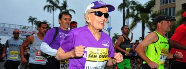 Marathon de San Diego : Harriette Thompson termine à 92 ans et 65 jours