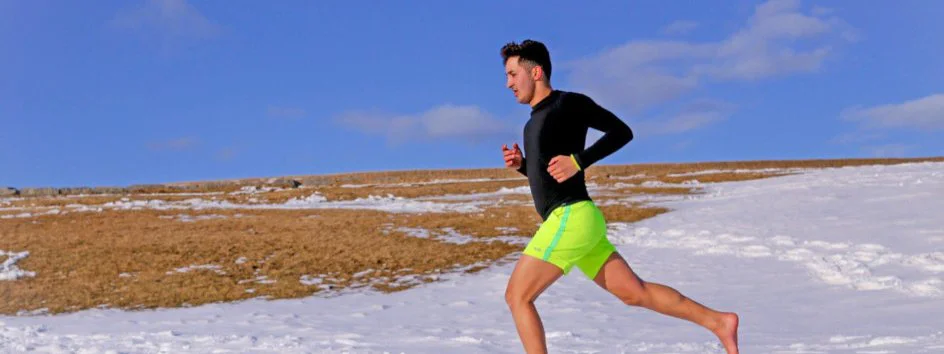 Record du Monde battu sur semi-marathon pieds nus sur neige